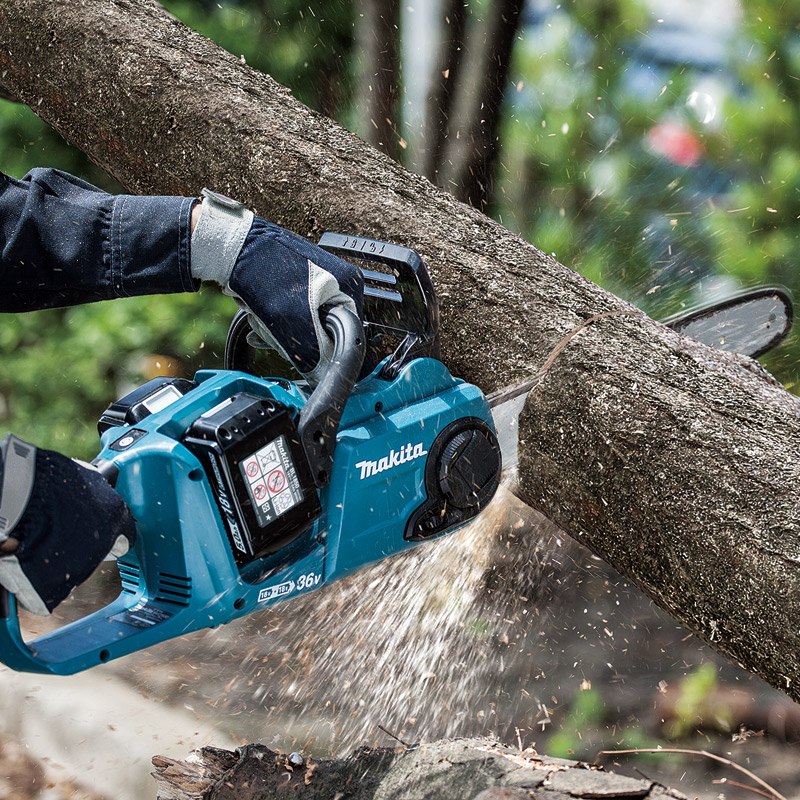 Makita 36V (2 X 18V) DUC353ZB Cordless 350MM (14") BRUSHLESS High Efficiency Chain Saw